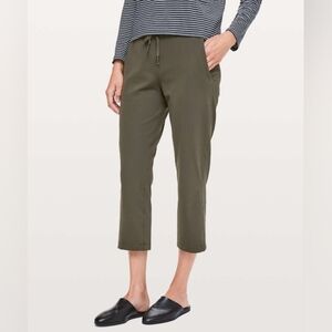 Lululemon On The Fly Crop 23" Dark Olive Sz 8